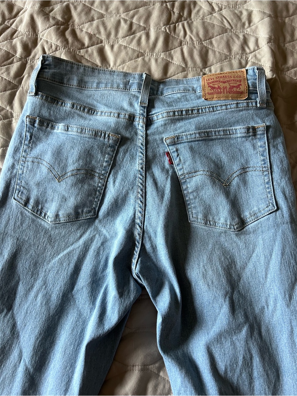 Levi's 725 High Rise Bootcut - Picture 3 of 3